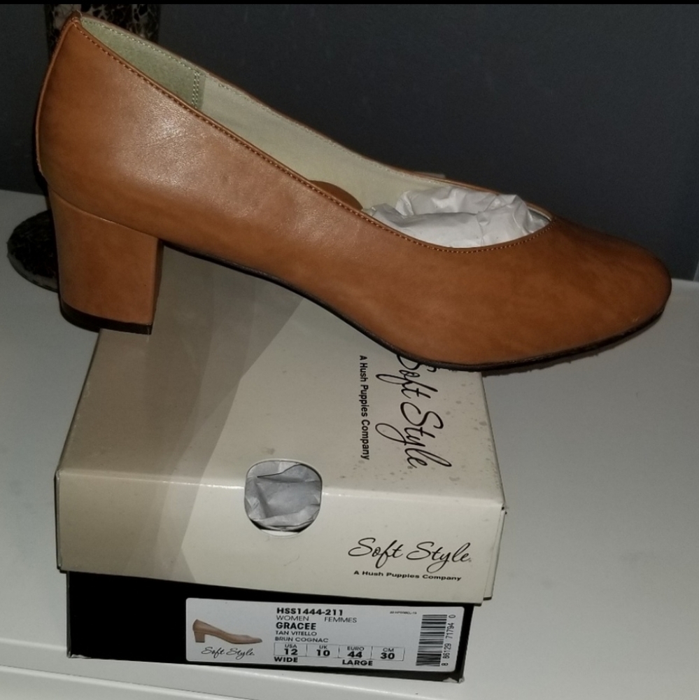 NWT Soft Style Pumps
